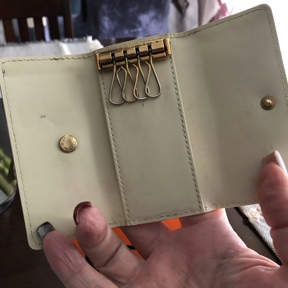 Louis Vuitton Vernis Key 🔑 Keeper 🔥 - Picture 6 of 7